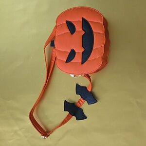 The Cutest Pumpkin Purse you'll find